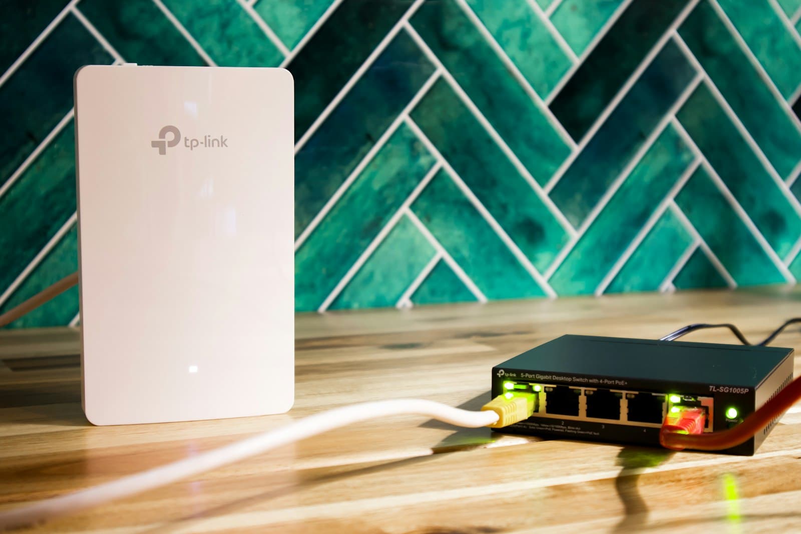 TTRYCO 8-Port Network Switch